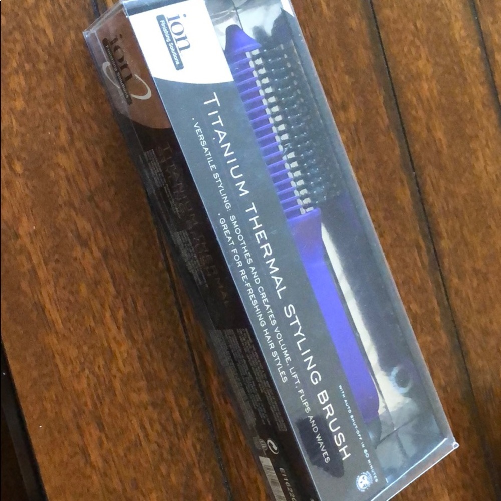 Thermal styling brush
